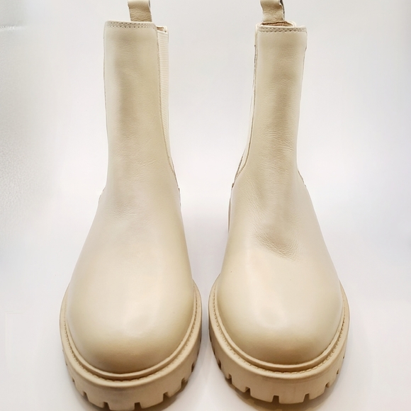 Banana Republic Leather Chelsea Lug Boots size 6 - Picture 5 of 5